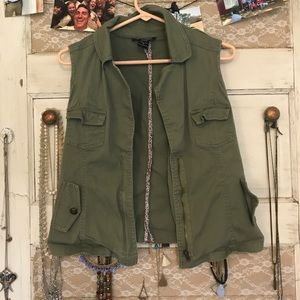 Stylish green utility vest